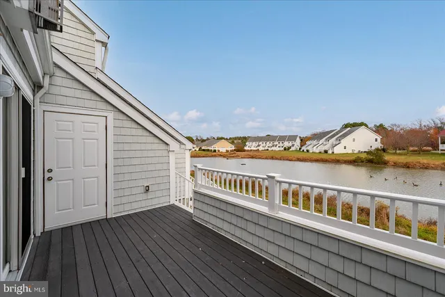 a view of a tennis court