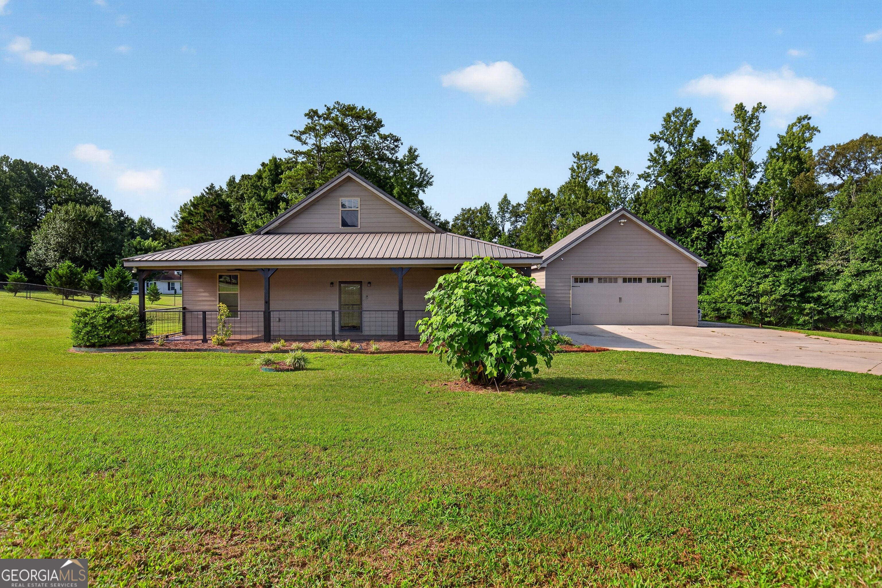 1723 Drew Allen Road Williamson, GA 30292 - Photo 2 of 49