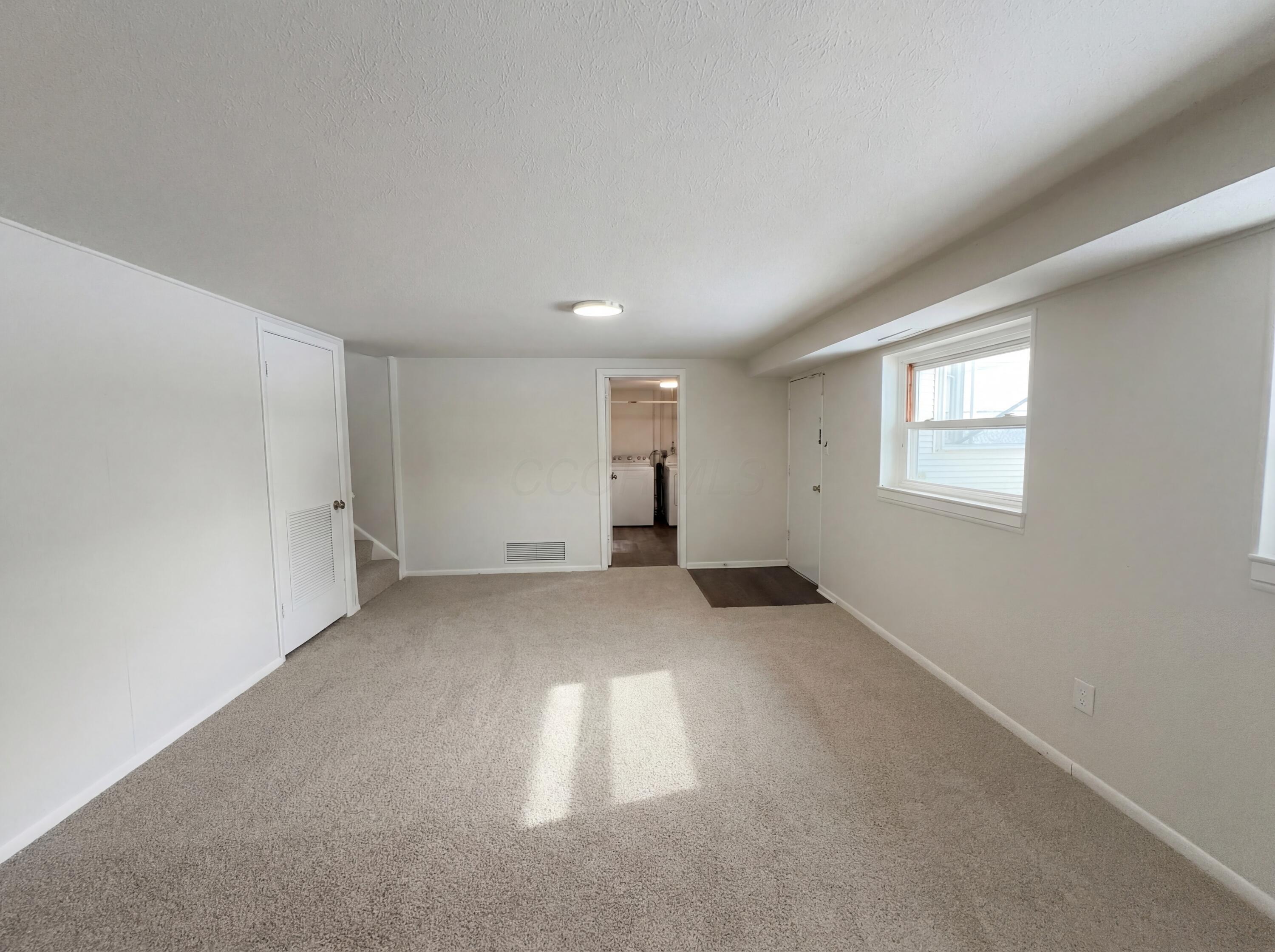 3859 Briggs Road Columbus, OH 43228 - Photo 3 of 18
