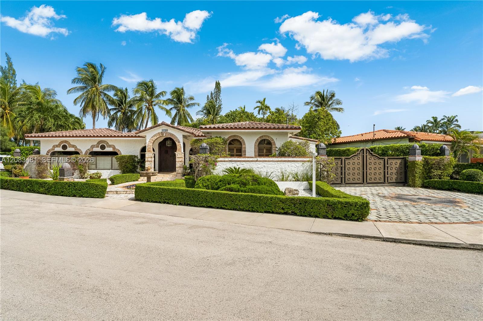1150 North Biscayne Point Road Miami Beach, FL 33141 - Photo 4 of 91 Gallery Image 4