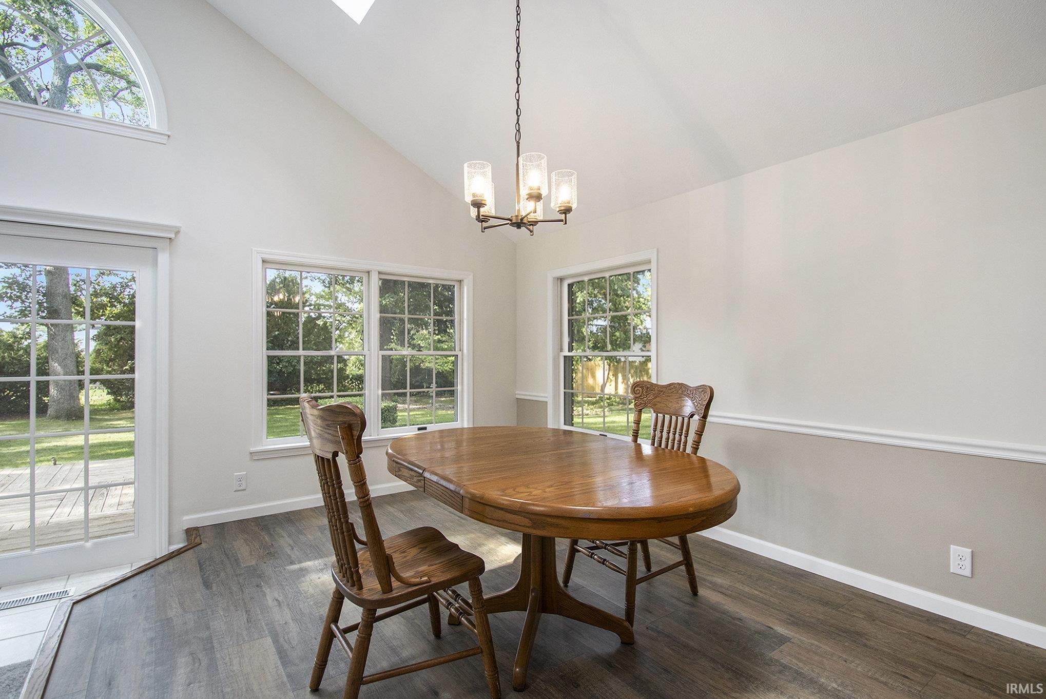 56039 Rio Lindo Drive Elkhart, IN 46514 - Photo 12 of 36