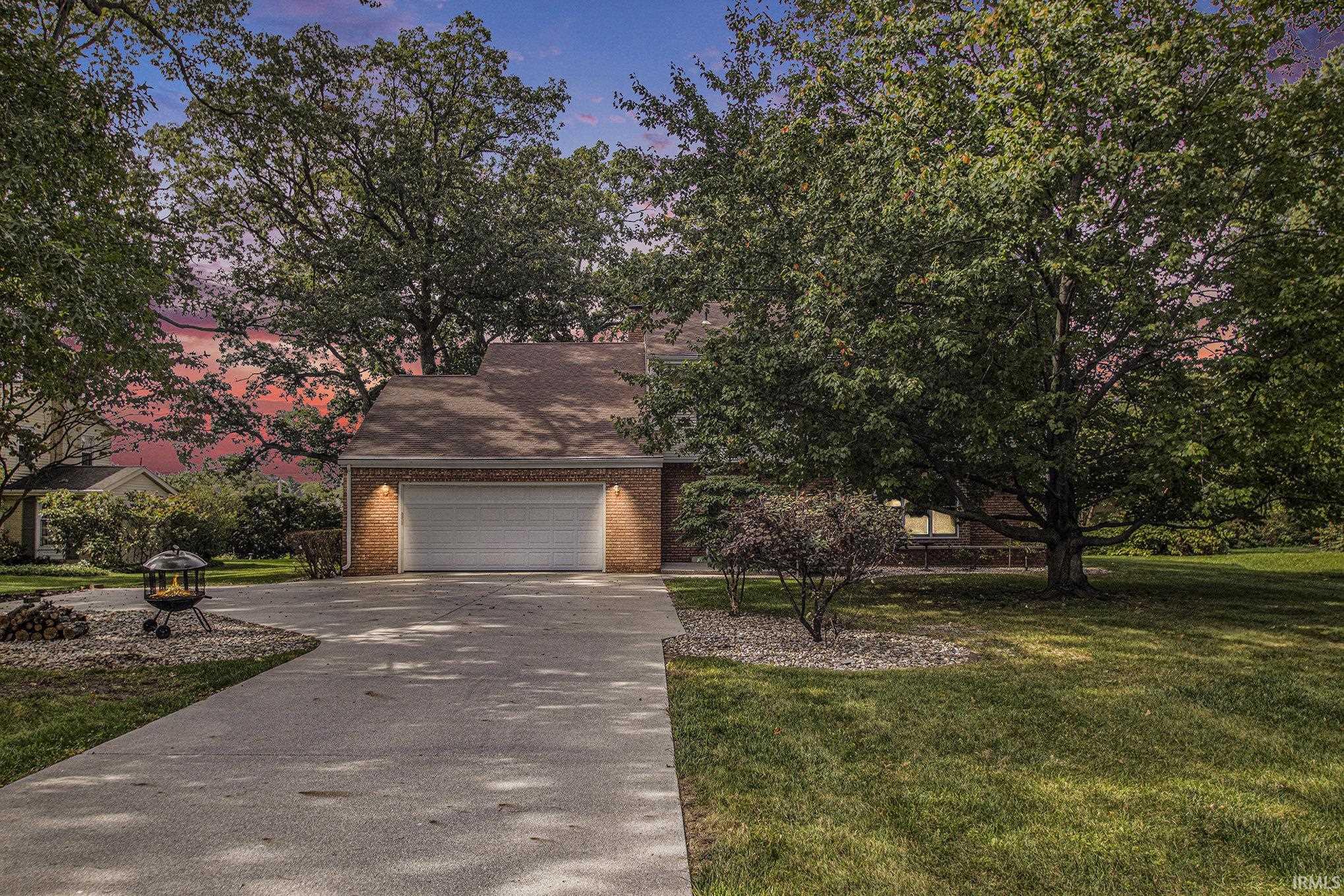 56039 Rio Lindo Drive Elkhart, IN 46514 - Photo 2 of 36