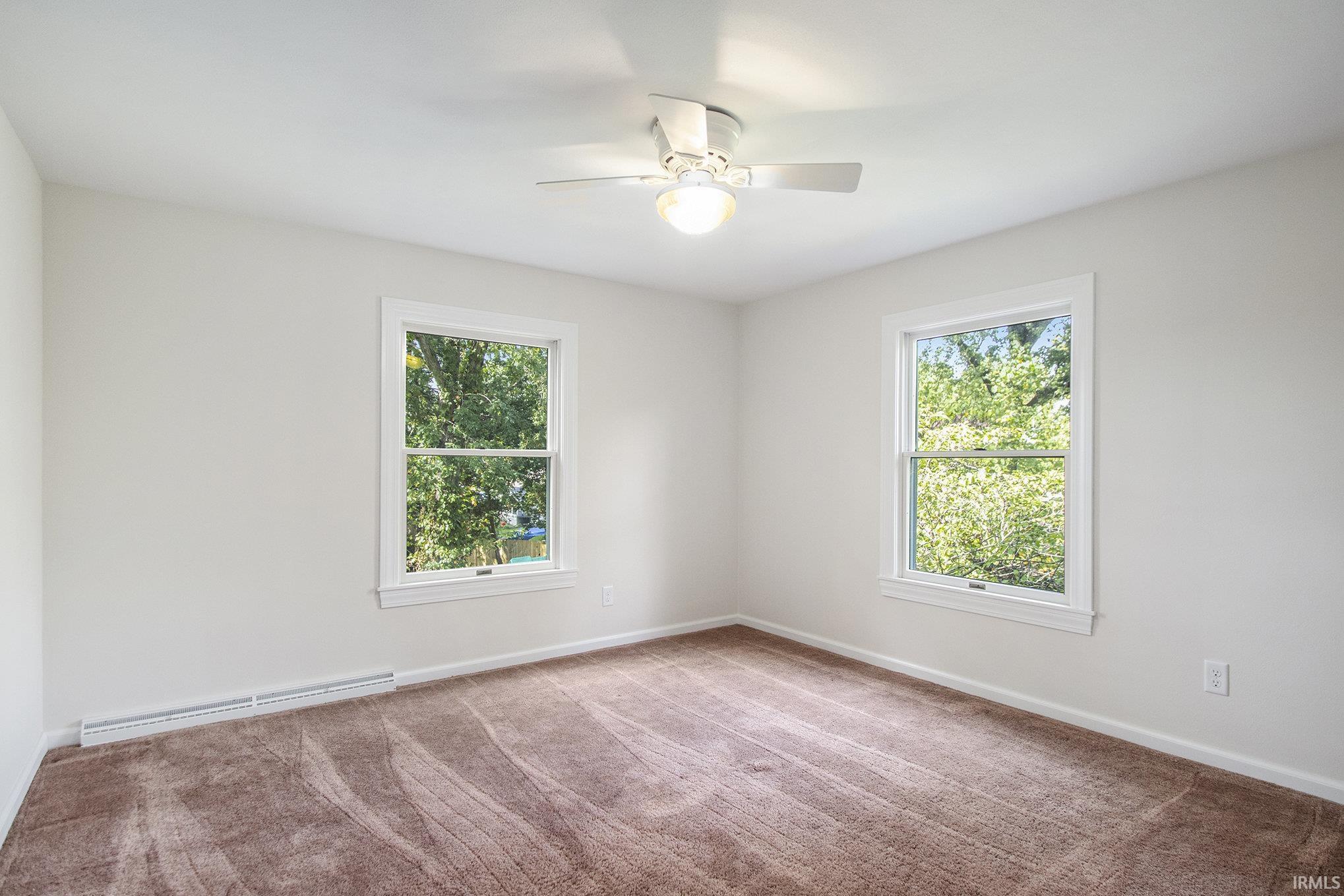 56039 Rio Lindo Drive Elkhart, IN 46514 - Photo 23 of 36