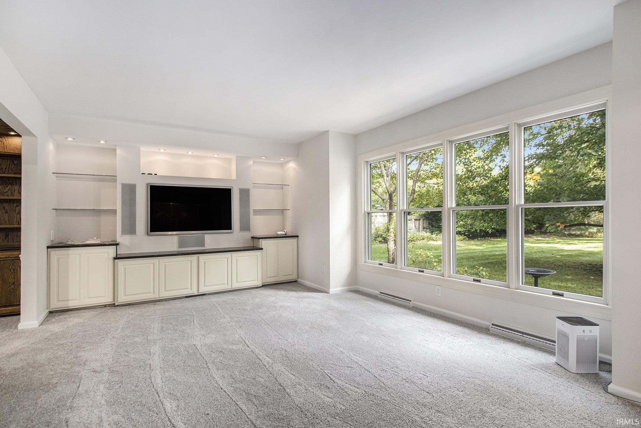 56039 Rio Lindo Drive Elkhart, IN 46514 - Photo 5 of 36