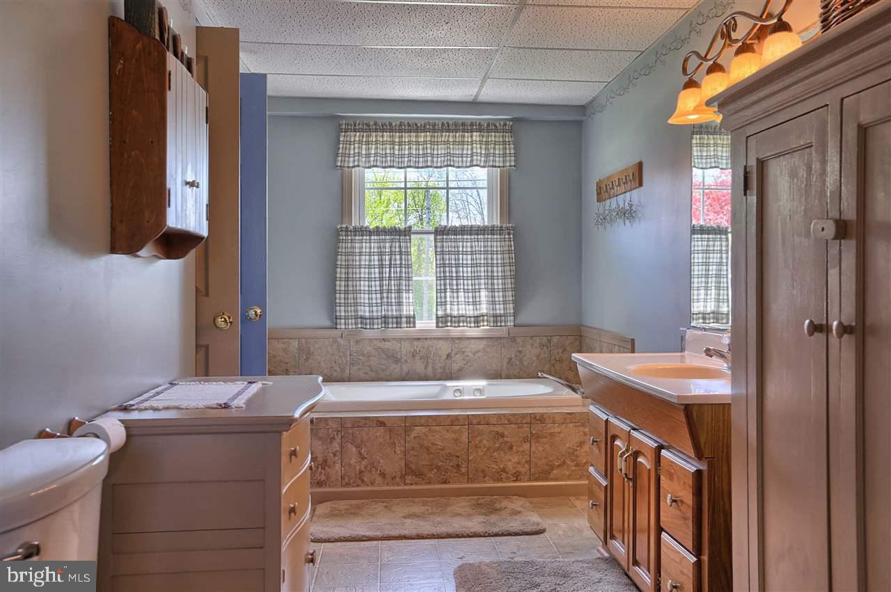 1601 Druck Valley Road York, PA 17406 - Photo 16 of 28 Gallery Image 16