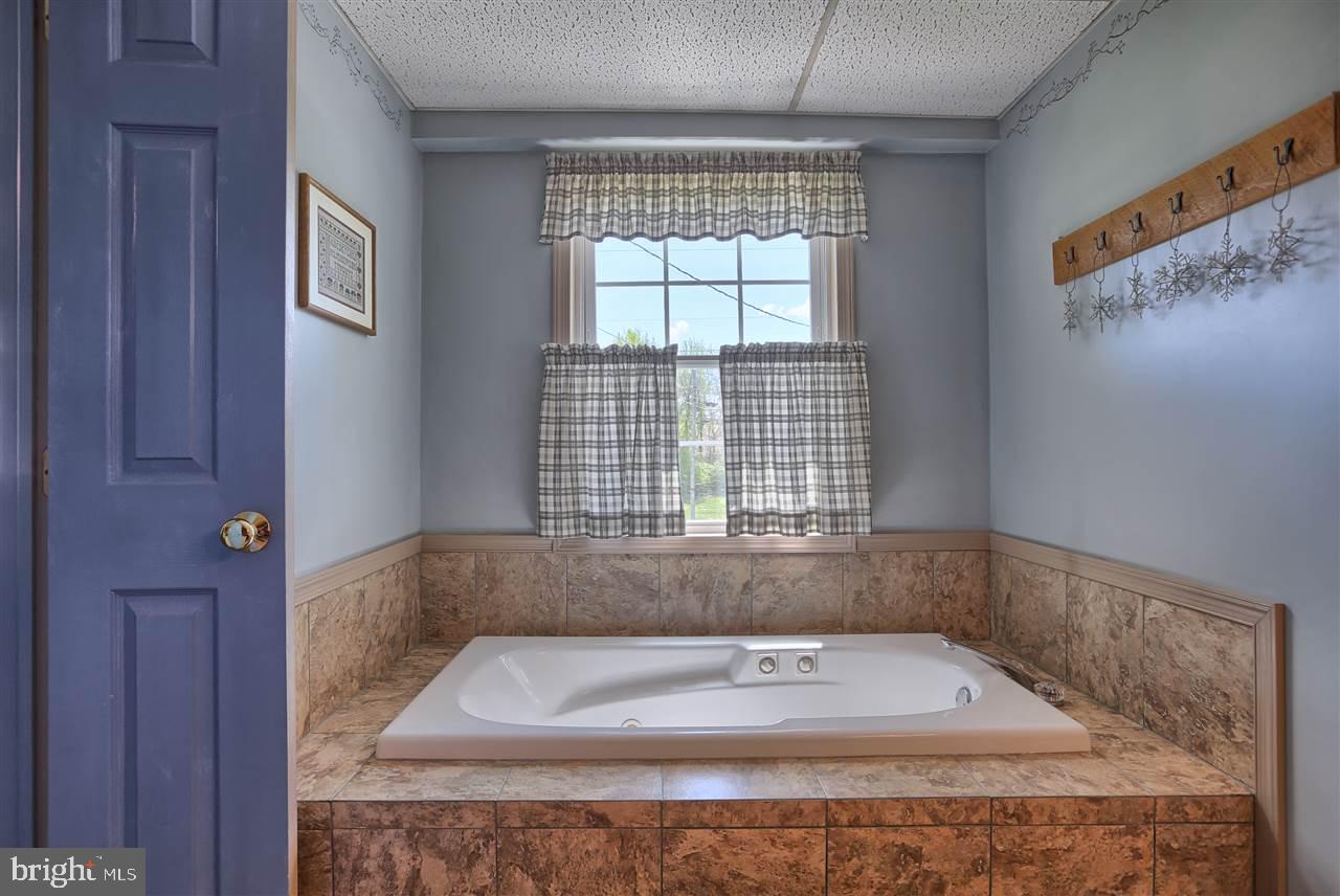 1601 Druck Valley Road York, PA 17406 - Photo 17 of 28 Gallery Image 17