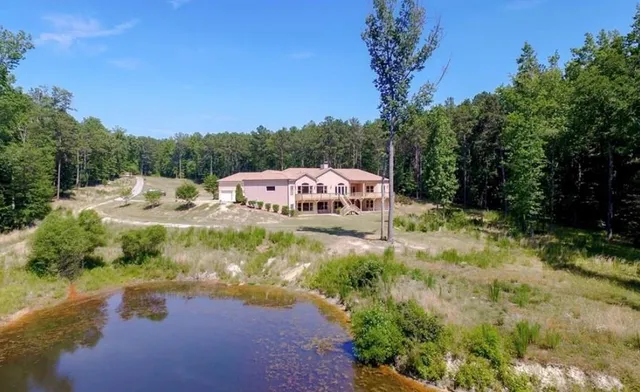 a picture of lake view