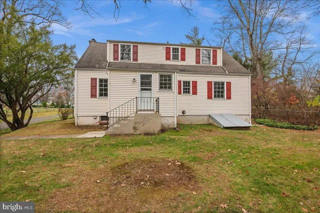 a view of a yard with trees