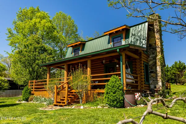 $335,000 | 2438 Autumn Drive, Maryville, TN 37804