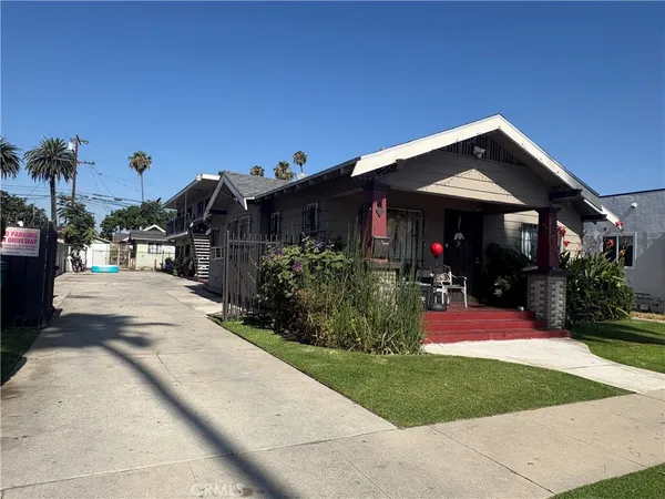 $2,500 | 2023 Lemon Avenue, Unit 4, Long Beach, CA 90806