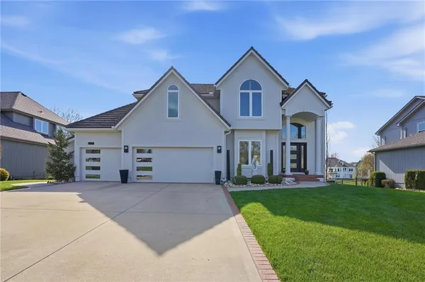 $699,000 | 2732 Southwest Arthur Drive, Lee's Summit, MO 64082