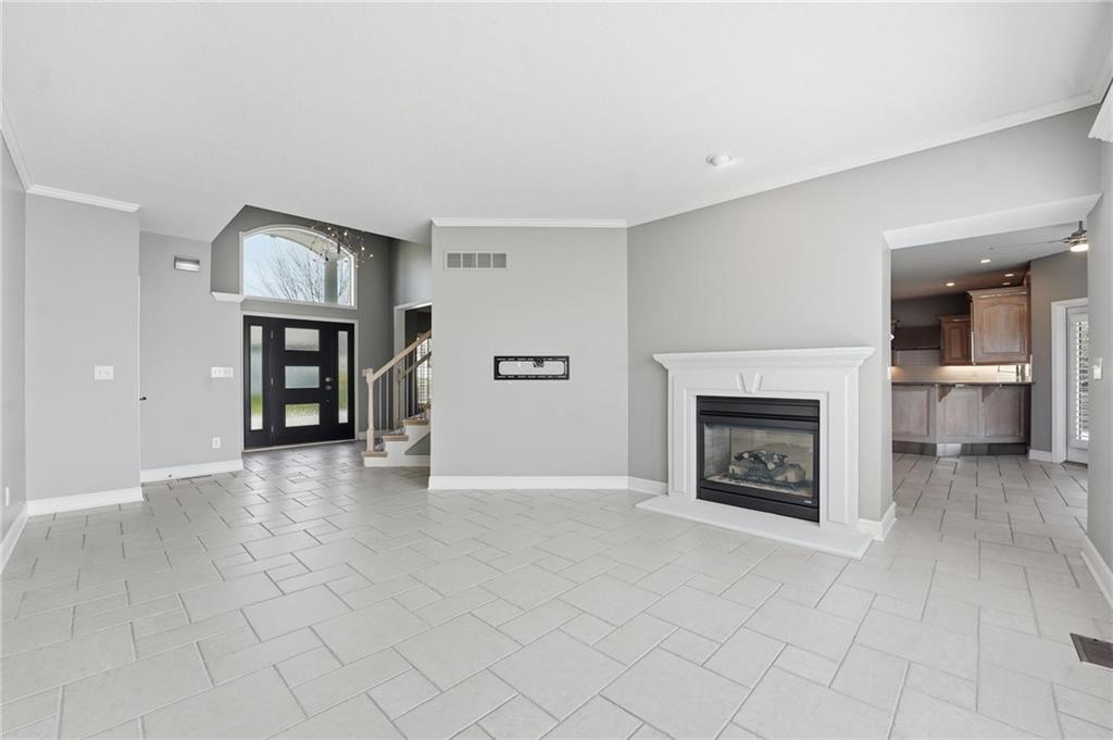 2732 Southwest Arthur Drive Lee's Summit, MO 64082 - Photo 11 of 64
