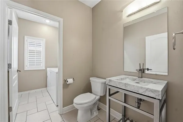 $669,000 | 2732 Southwest Arthur Drive, Lee's Summit, MO 64082