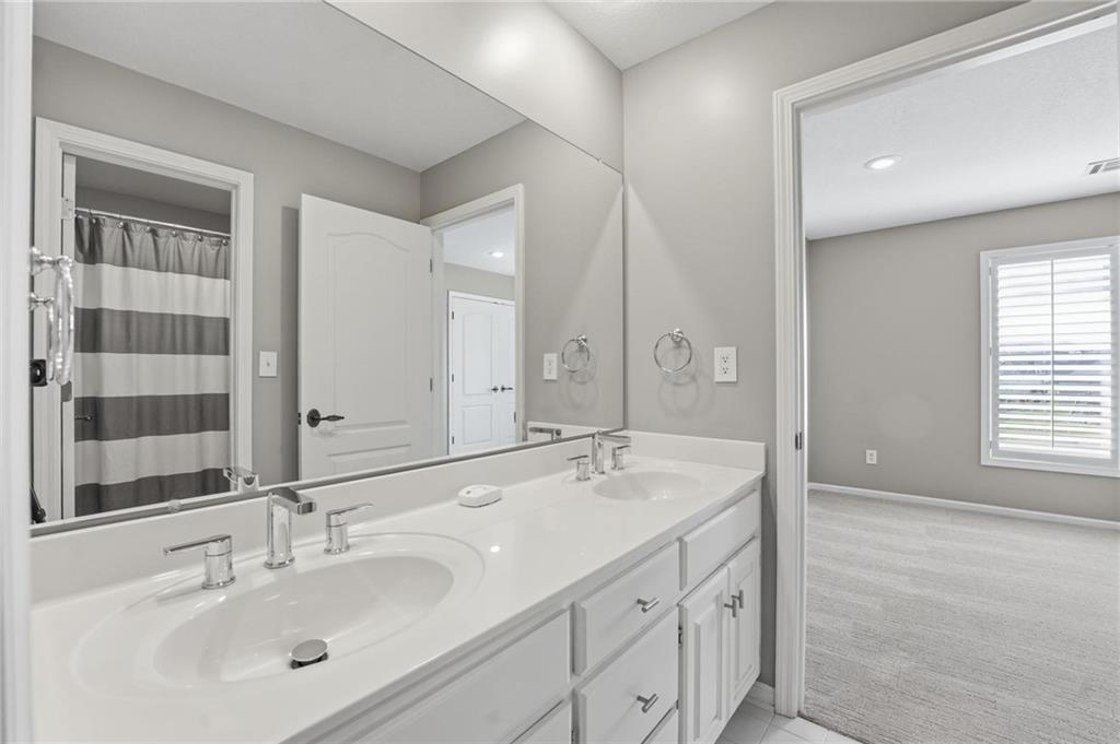 2732 Southwest Arthur Drive Lee's Summit, MO 64082 - Photo 27 of 64