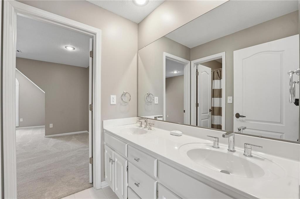 2732 Southwest Arthur Drive Lee's Summit, MO 64082 - Photo 28 of 64