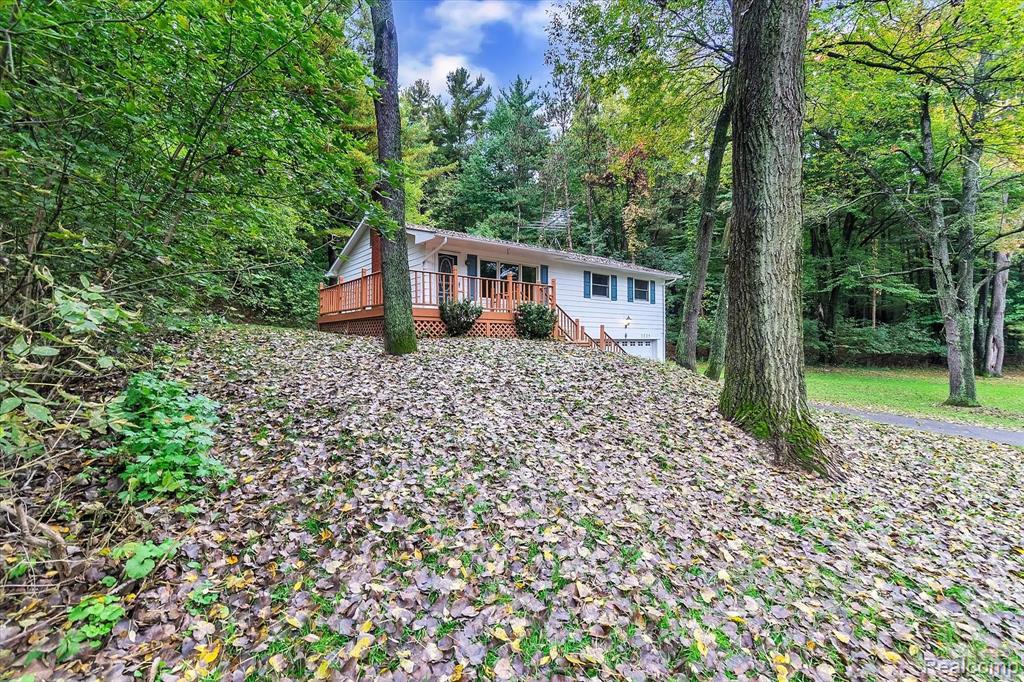 3335 Jewell Road Howell, MI 48843 - Photo 2 of 32