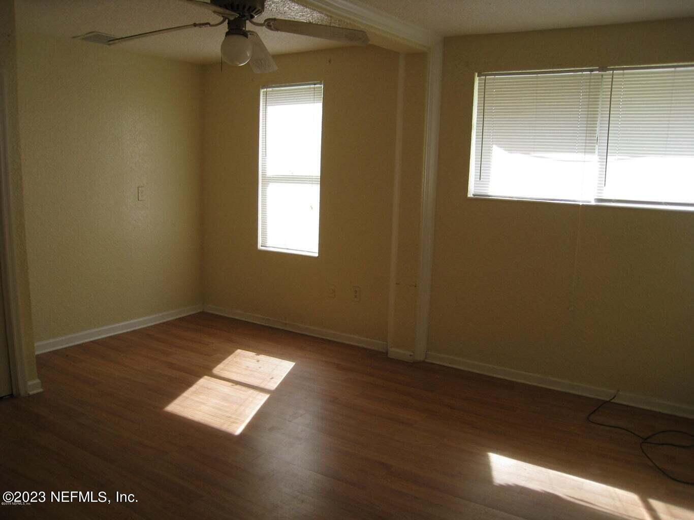 4526 Bedford Road Jacksonville, FL 32207 - Photo 7 of 19 20150702184118451780000000-o 11