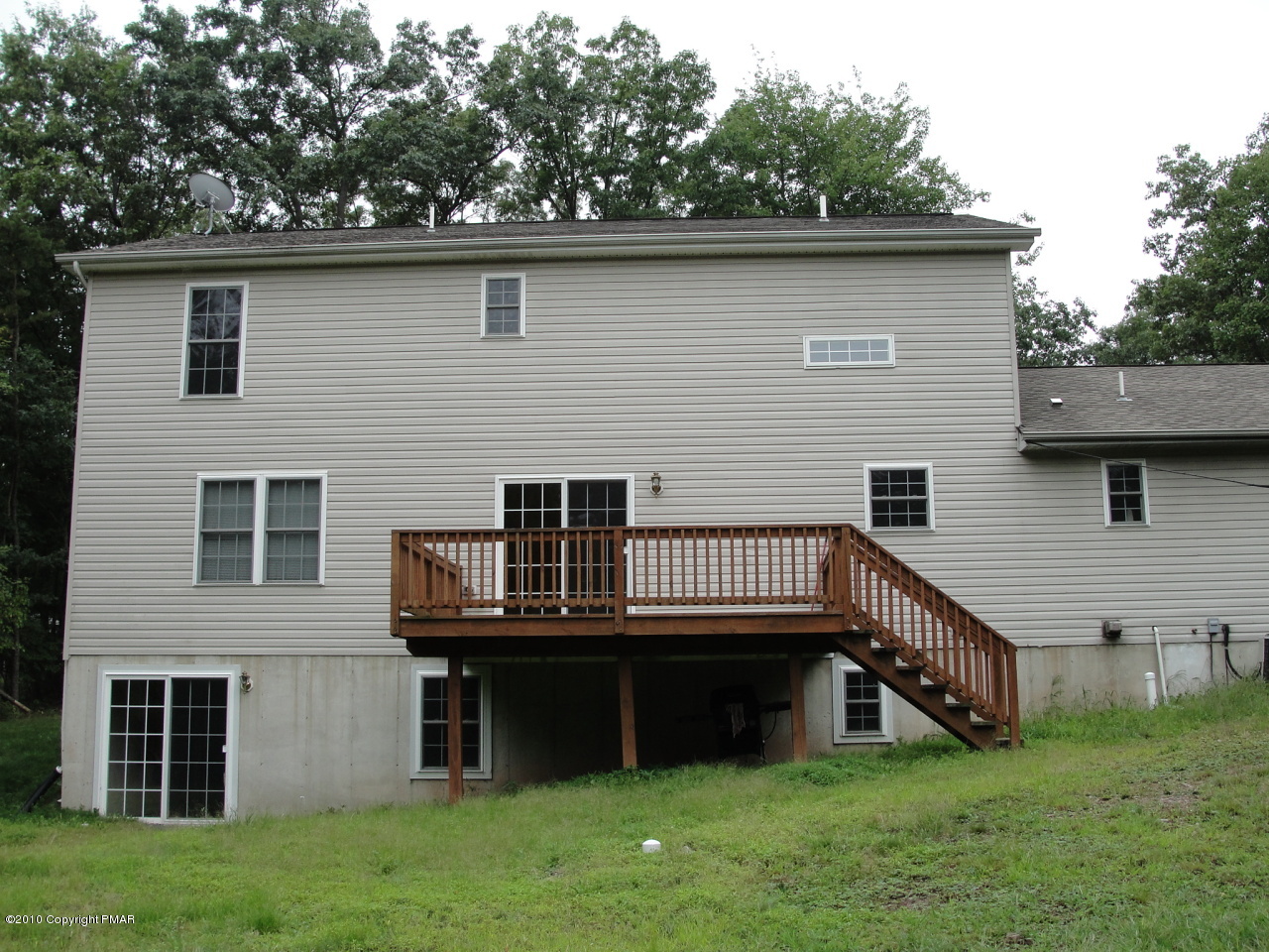 102 Pin Oak Road Stroudsburg, PA 18360 - Photo 2 of 5 BACK