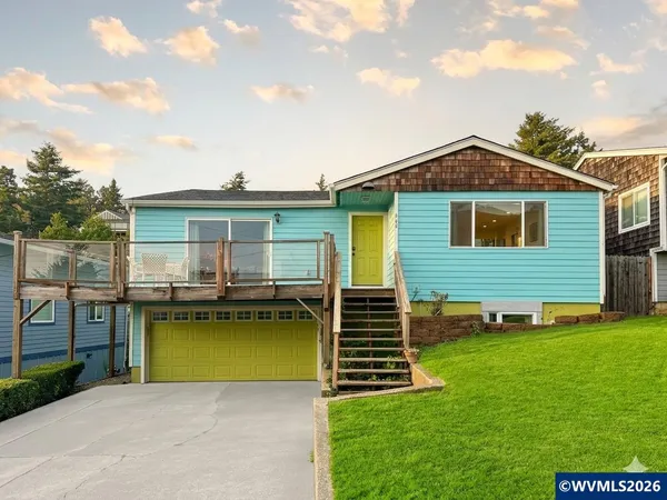 $895,000 | 645 Southeast 4th Street, Newport, OR 97365