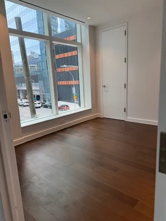 $3,900 | 27-20 42nd Road, Unit 3E | Long Island City