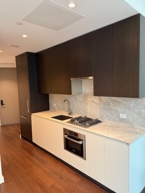 27-20 42nd Road, Unit 3E Queens, NY 11101 - Photo 2 of 9