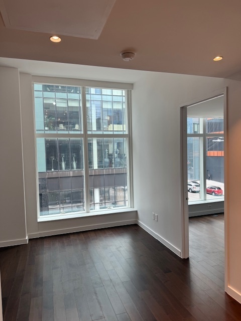 27-20 42nd Road, Unit 3E Queens, NY 11101 - Photo 4 of 9