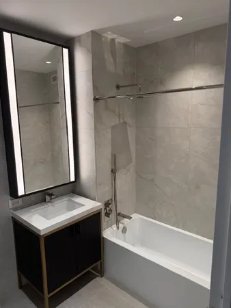 $3,900 | 27-20 42nd Road, Unit 3E | Long Island City