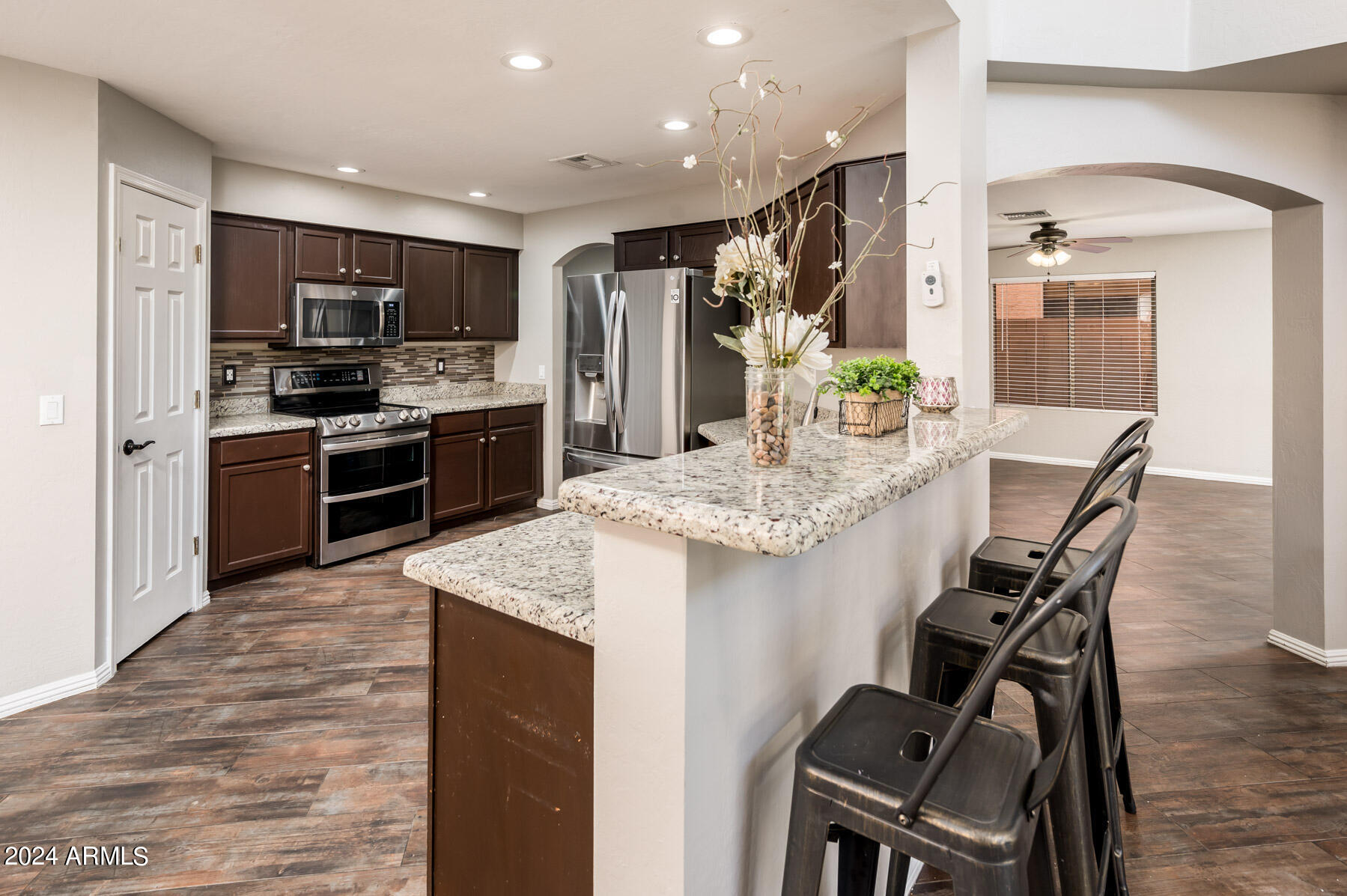 6765 West Rowel Road Peoria, AZ 85383 - Photo 7 of 41 6765 W Rowel Rd - Kitchen