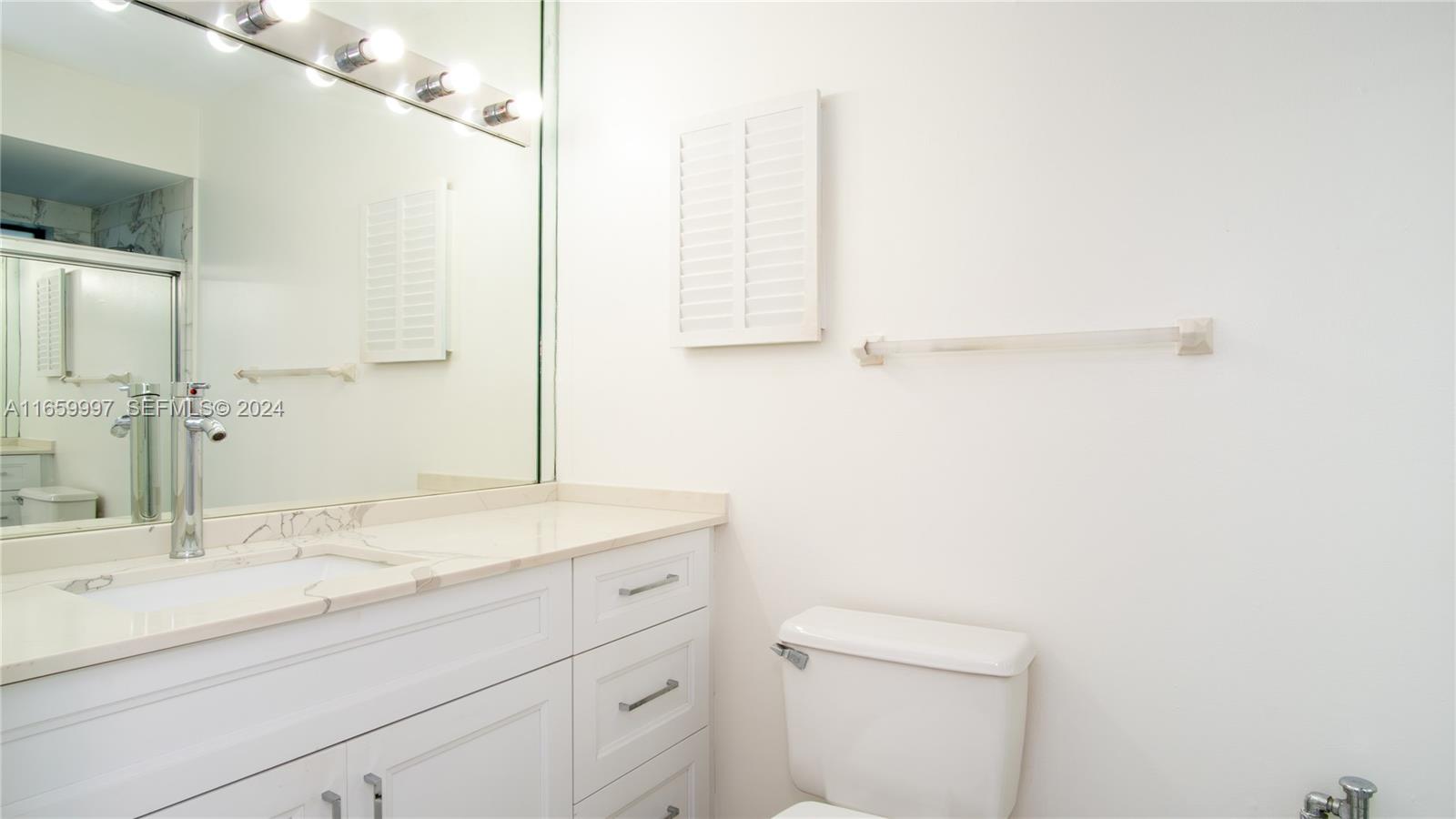 4020 Southwest 129th Avenue Miami, FL 33175 - Photo 10 of 27 Bathroom #2