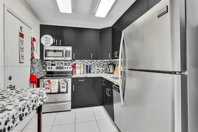 $195,000 | 5800 Northeast 22nd Way, Unit 523, Fort Lauderdale, FL 33308