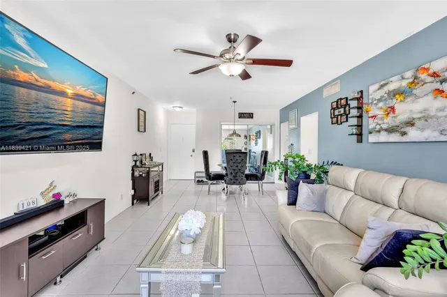 $195,000 | 5800 Northeast 22nd Way, Unit 523, Fort Lauderdale, FL 33308