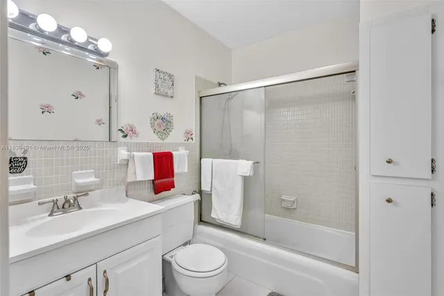 $195,000 | 5800 Northeast 22nd Way, Unit 523, Fort Lauderdale, FL 33308