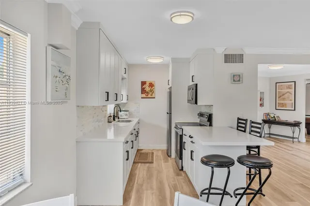 $195,000 | 5800 Northeast 22nd Way, Unit 523, Fort Lauderdale, FL 33308