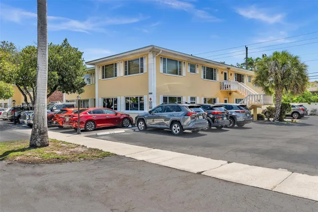 $195,000 | 5800 Northeast 22nd Way, Unit 523, Fort Lauderdale, FL 33308