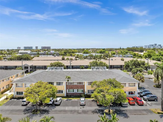 $195,000 | 5800 Northeast 22nd Way, Unit 523, Fort Lauderdale, FL 33308