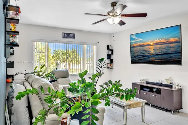 $195,000 | 5800 Northeast 22nd Way, Unit 523, Fort Lauderdale, FL 33308