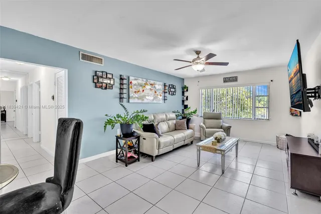 $195,000 | 5800 Northeast 22nd Way, Unit 523, Fort Lauderdale, FL 33308