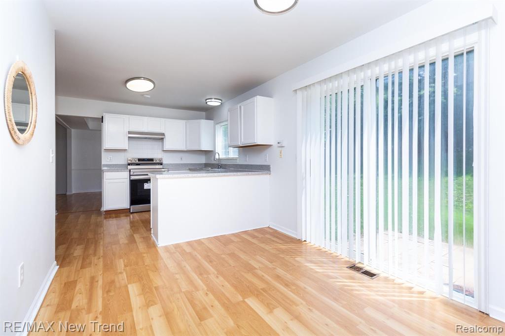 25935 Junction Novi, MI 48375 - Photo 11 of 43