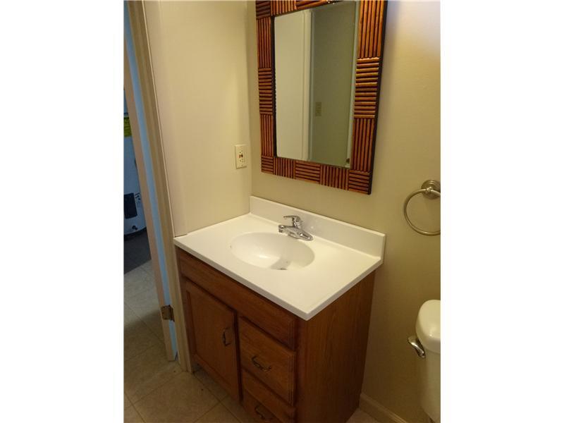554 Country Club Road Washington, PA 15301 - Photo 14 of 24 Partial Bath.