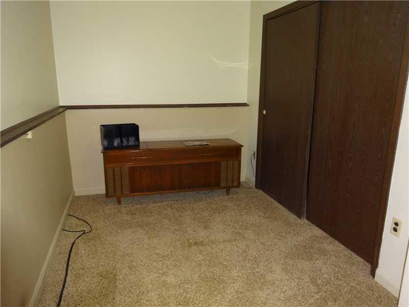 554 Country Club Road Washington, PA 15301 - Photo 15 of 24 Den.