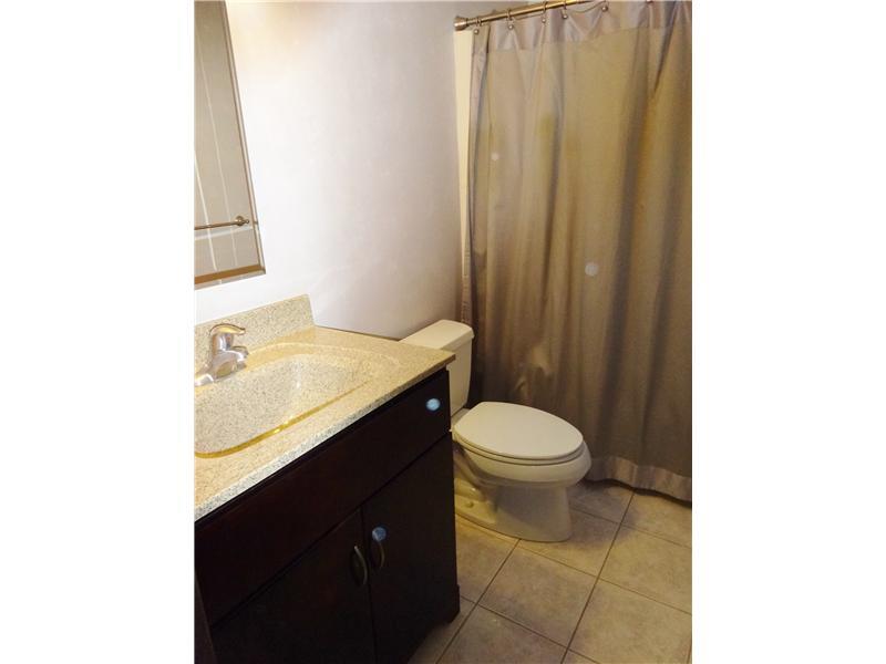 554 Country Club Road Washington, PA 15301 - Photo 17 of 24 Master Bath/Spa.