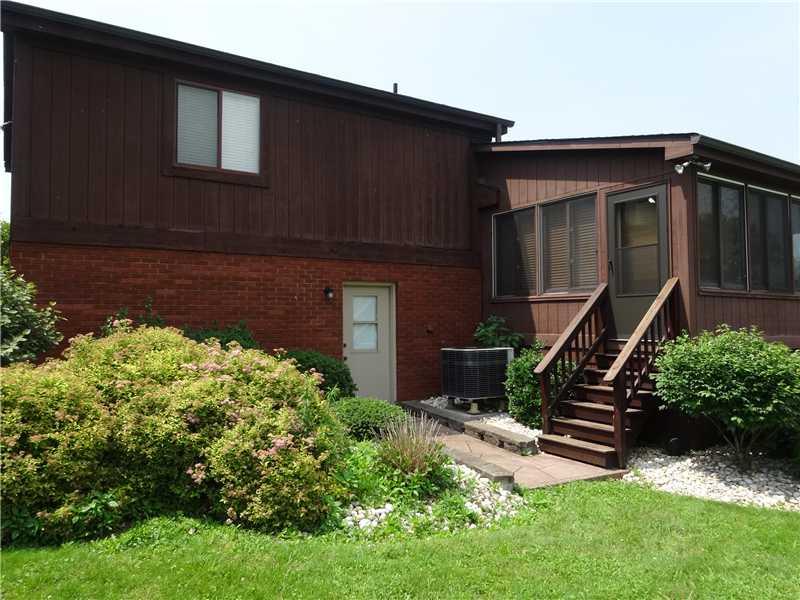 554 Country Club Road Washington, PA 15301 - Photo 23 of 24 Exterior Back.