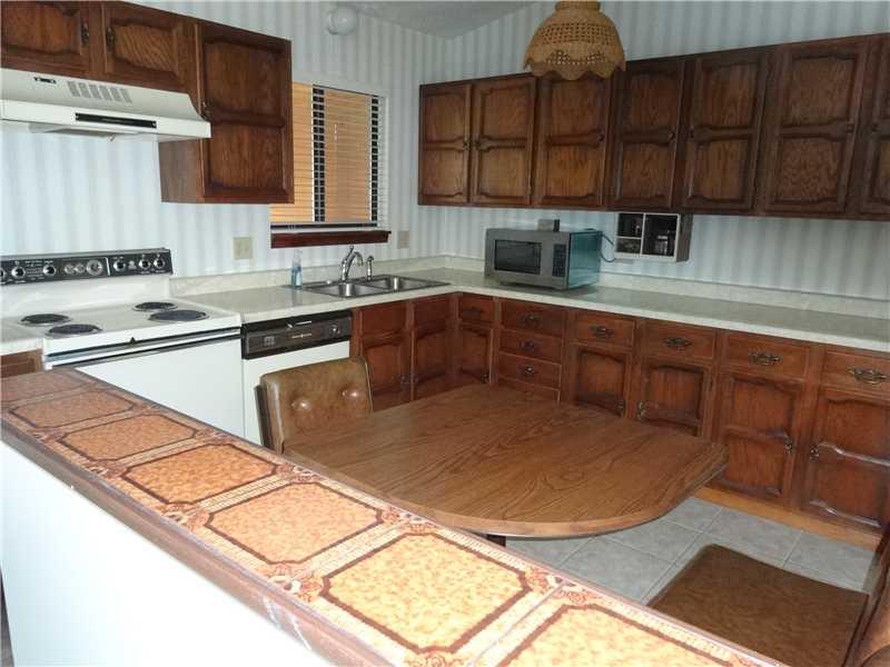 554 Country Club Road Washington, PA 15301 - Photo 7 of 24 Kitchen.