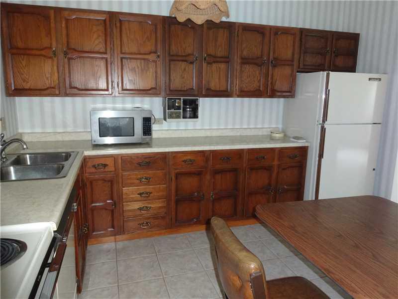 554 Country Club Road Washington, PA 15301 - Photo 8 of 24 Kitchen.
