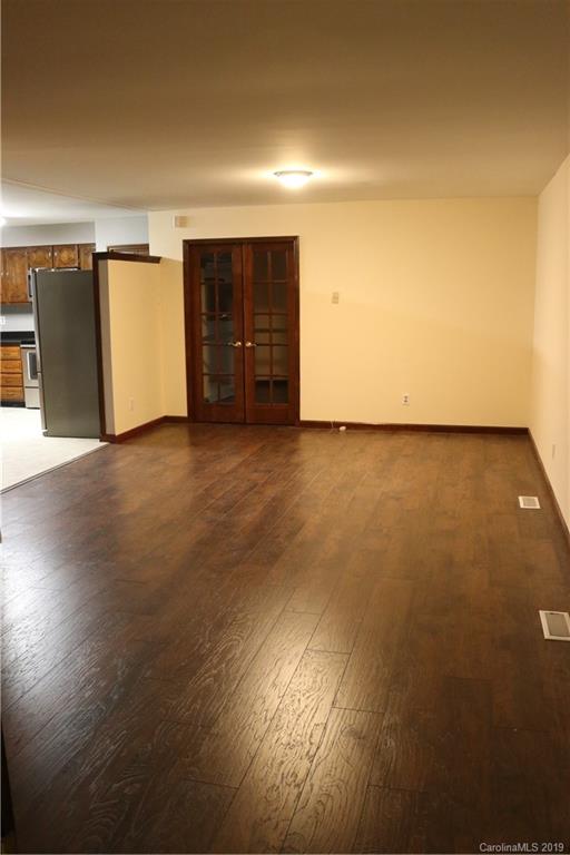 4020 Lake Road Charlotte, NC 28269 - Photo 11 of 33 Gallery Image 11