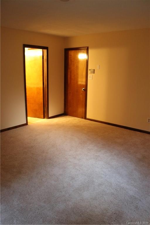 4020 Lake Road Charlotte, NC 28269 - Photo 18 of 33 Gallery Image 18
