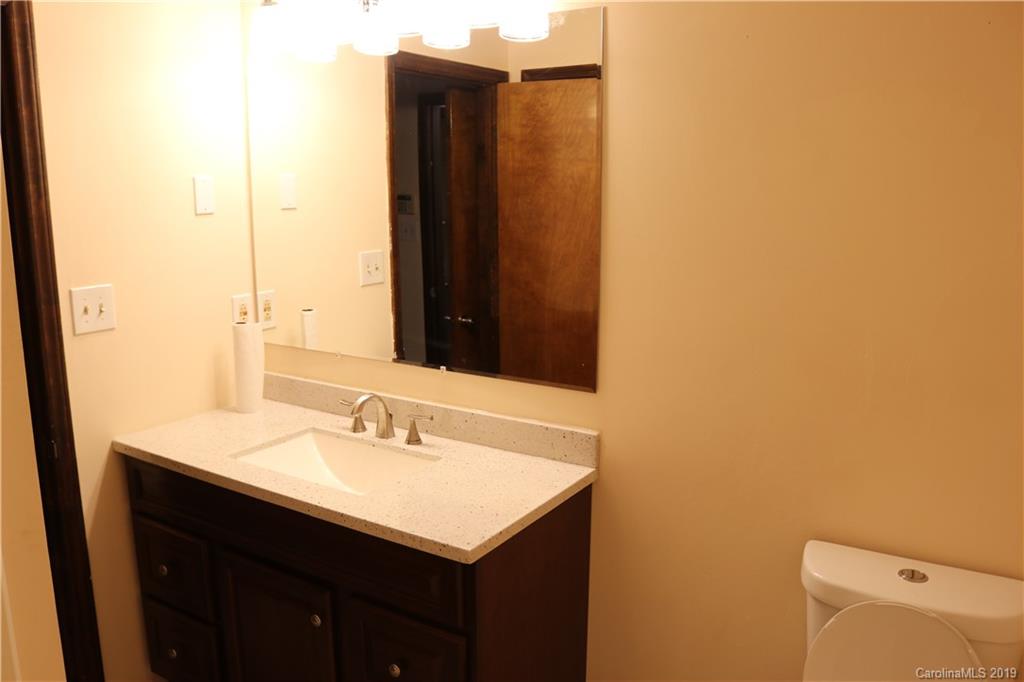 4020 Lake Road Charlotte, NC 28269 - Photo 22 of 33 Gallery Image 22