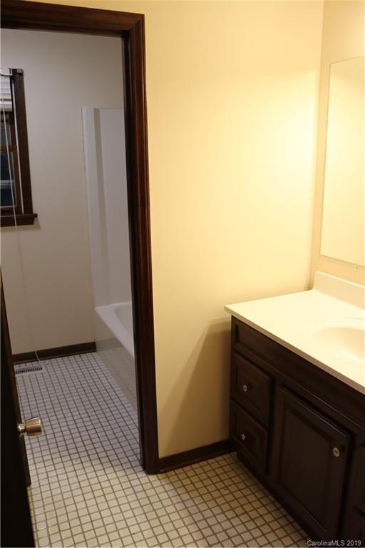 4020 Lake Road Charlotte, NC 28269 - Photo 24 of 33 Gallery Image 24