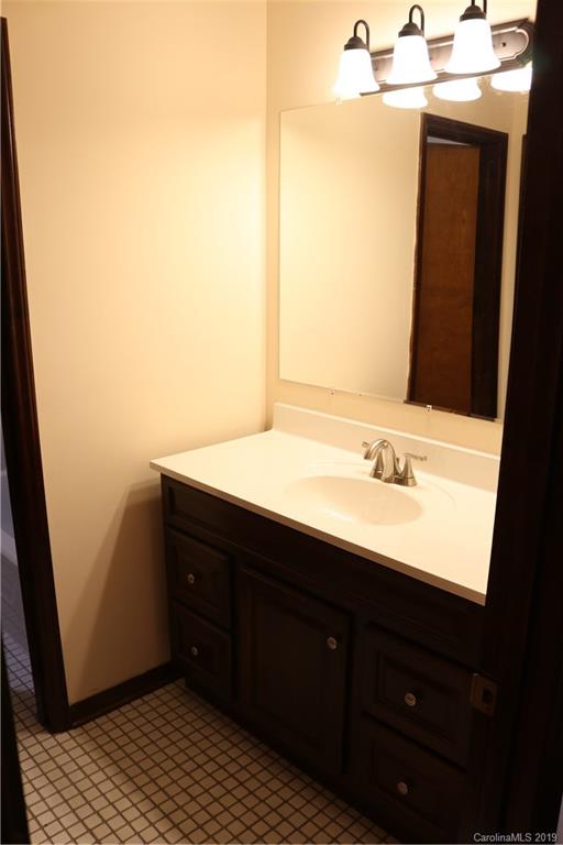 4020 Lake Road Charlotte, NC 28269 - Photo 26 of 33 Gallery Image 26