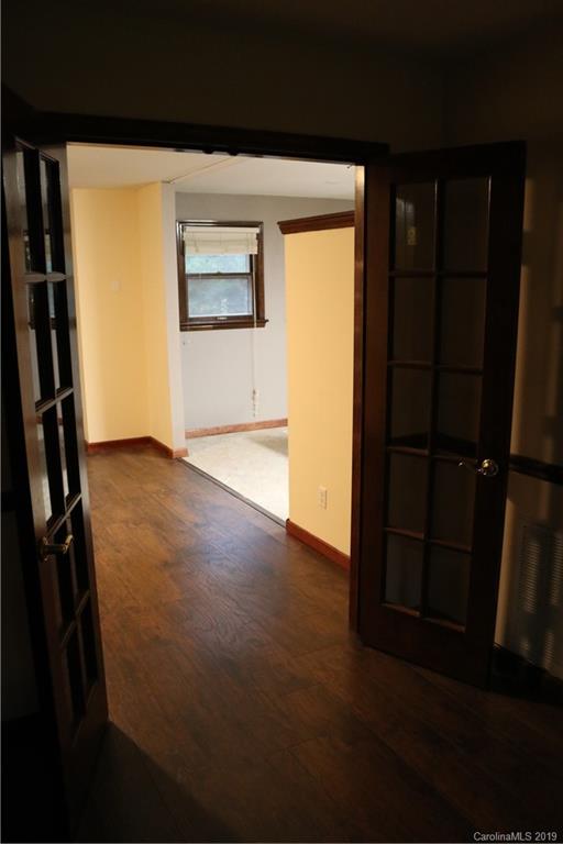 4020 Lake Road Charlotte, NC 28269 - Photo 27 of 33 Gallery Image 27
